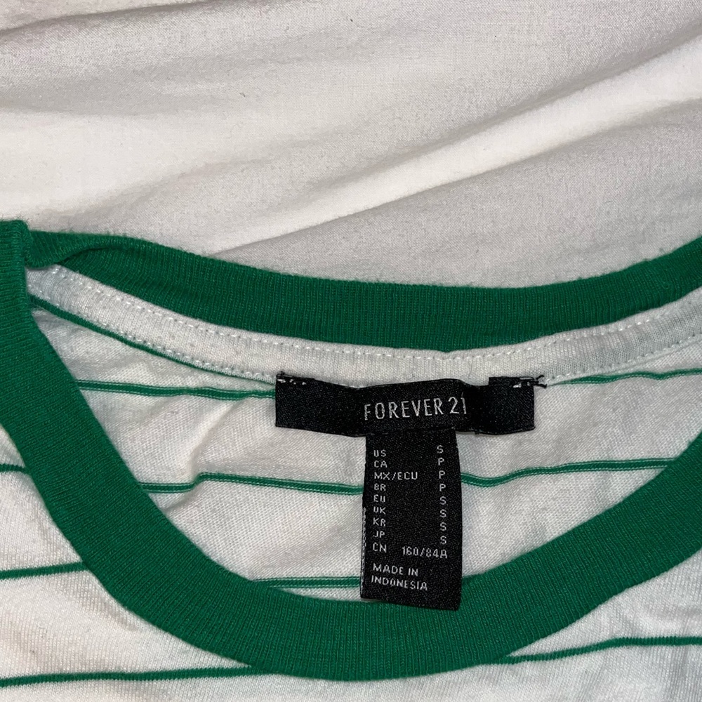 Cropped tee size S